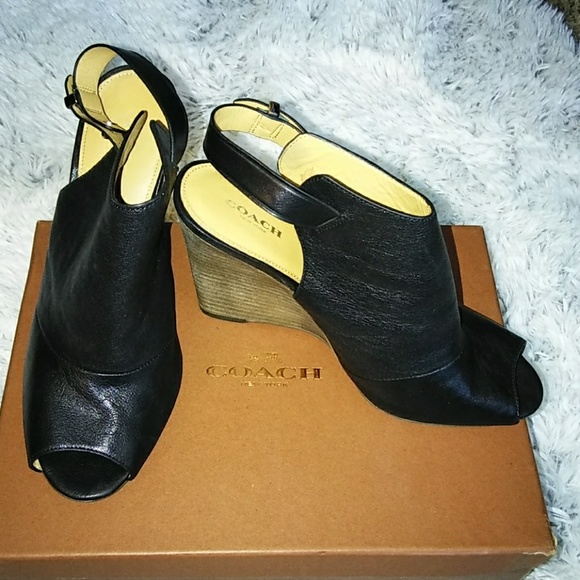 Shoes - Picture 2 of 4